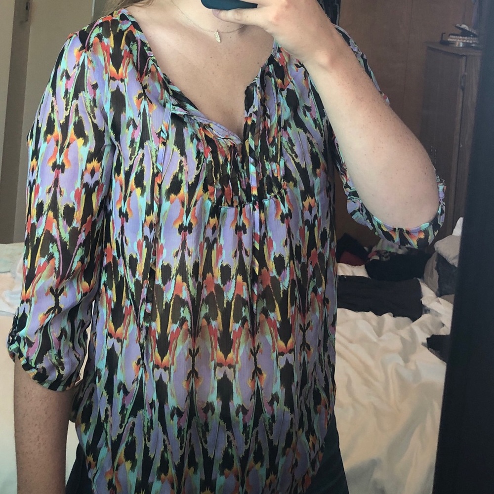 Colorful Express Blouse - Picture 4 of 4